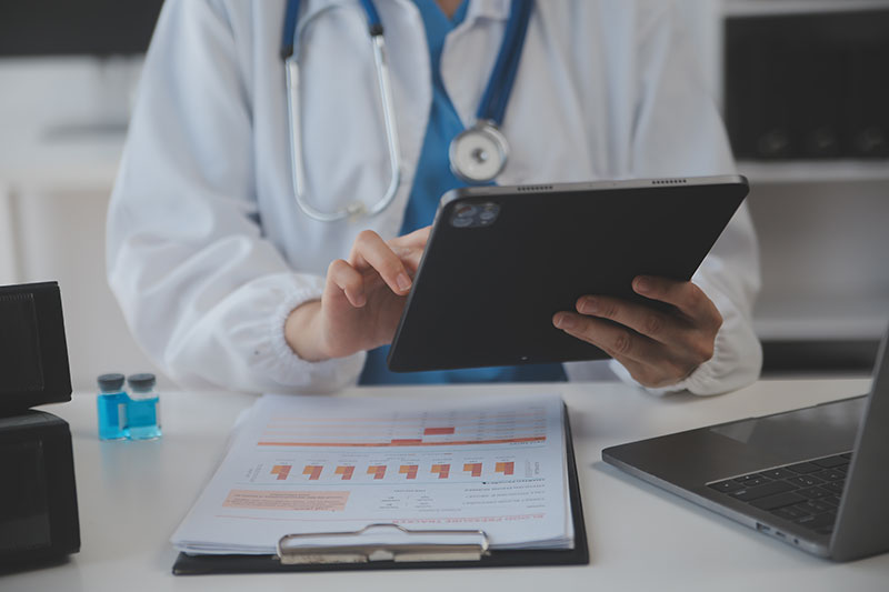 What Are the Benefits of Using AI-powered Medical Record Review?